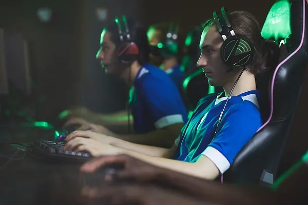 e sports gamers competition
